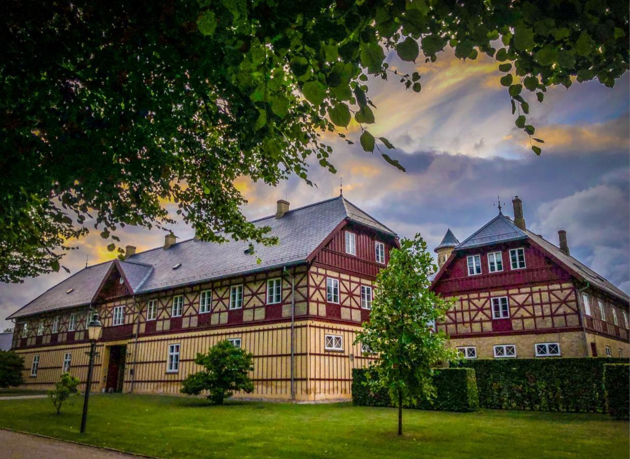 Bernstorff Castle Hotel Gentofte Exterior photo